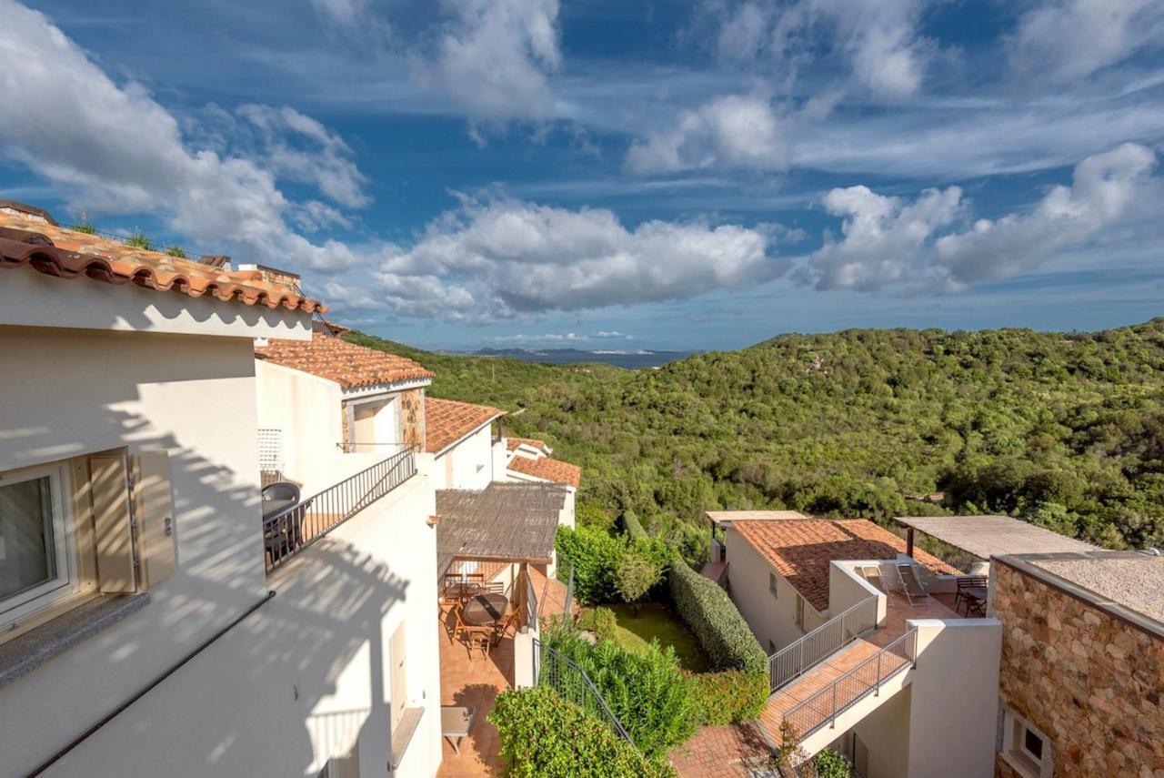 Residence Con Piscina A 4 Km Da Baja Sardinia Cala Bitta Dış mekan fotoğraf